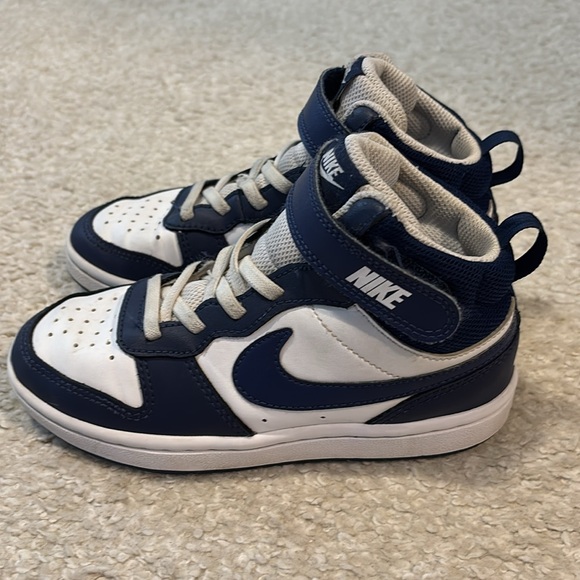 Nike Shoes - Picture 3 of 6